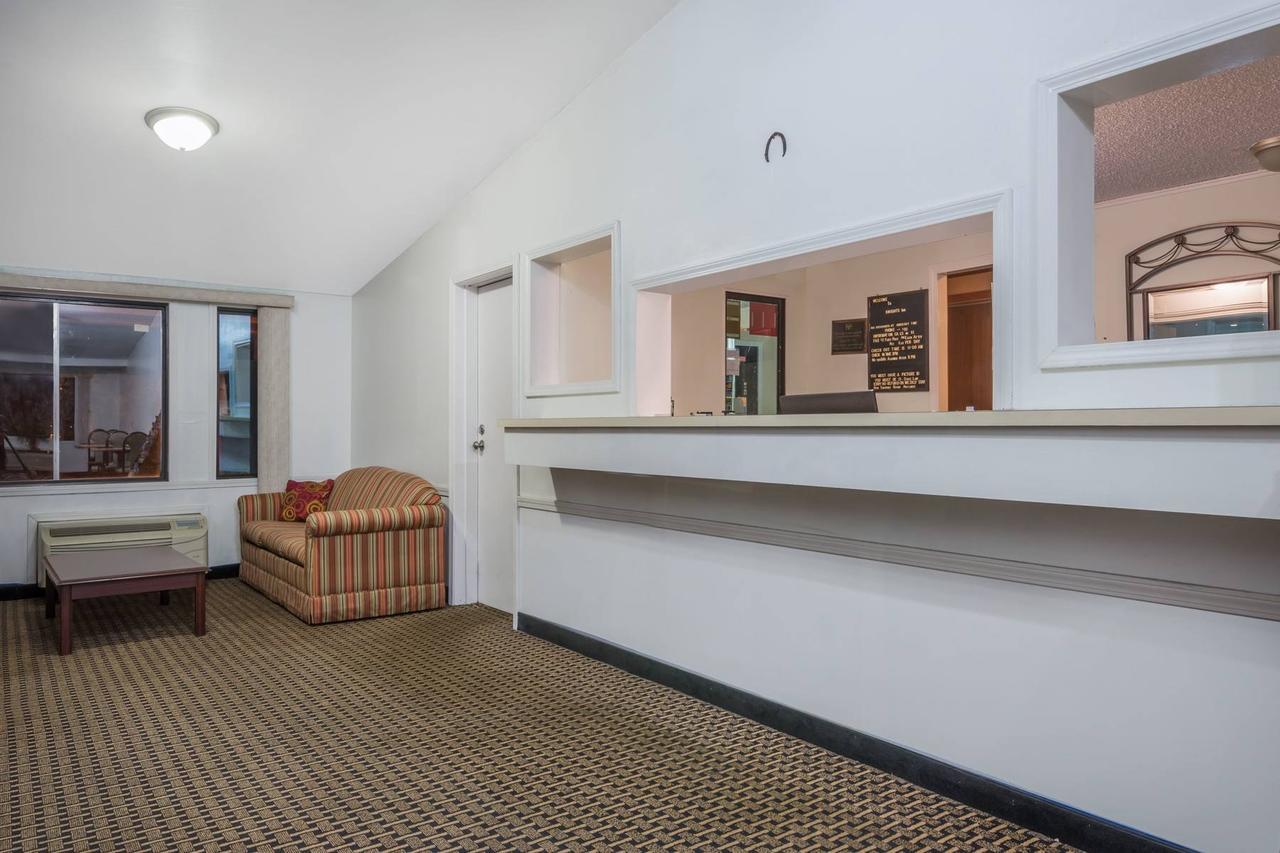 Knights Inn Columbus/Franklinton Εξωτερικό φωτογραφία