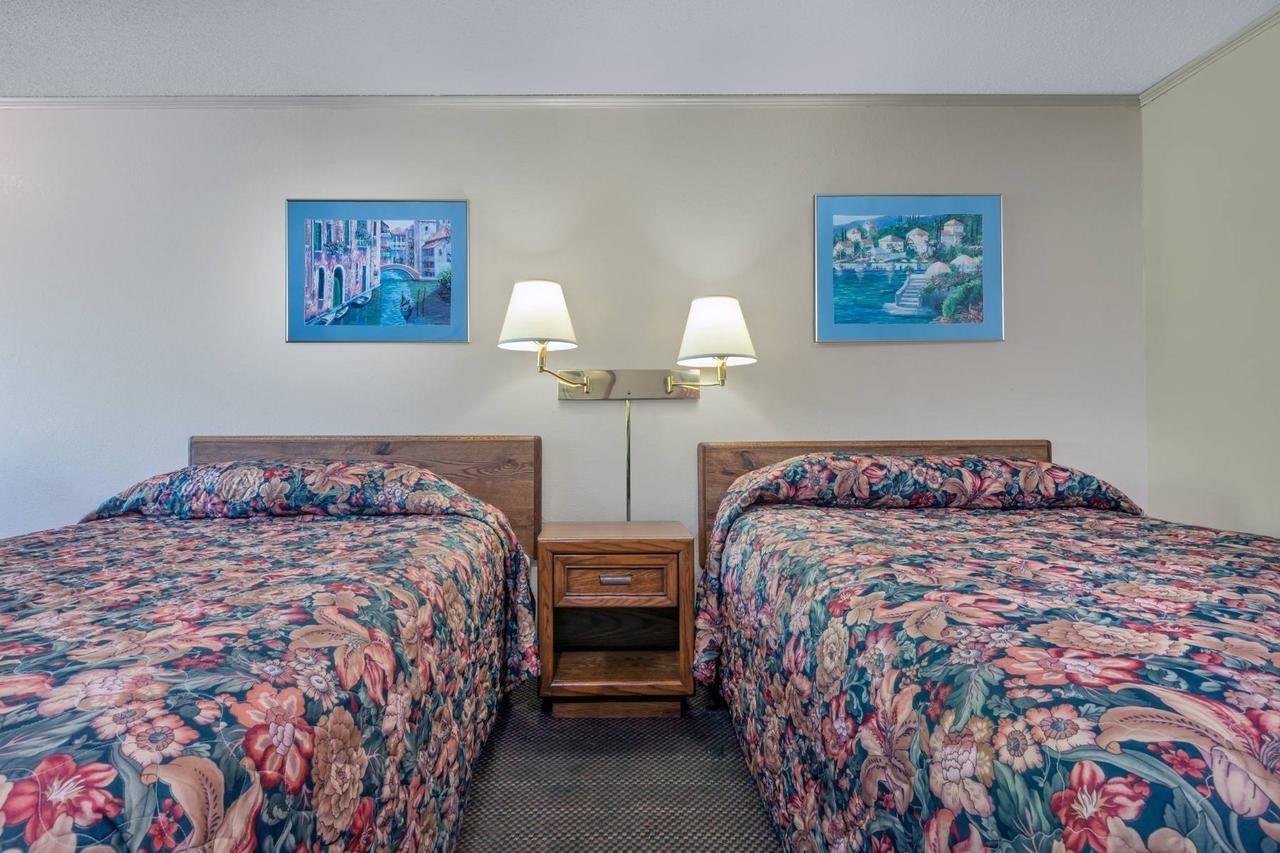 Knights Inn Columbus/Franklinton Εξωτερικό φωτογραφία