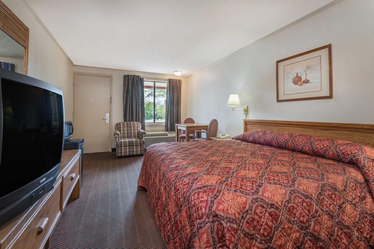Knights Inn Columbus/Franklinton Εξωτερικό φωτογραφία