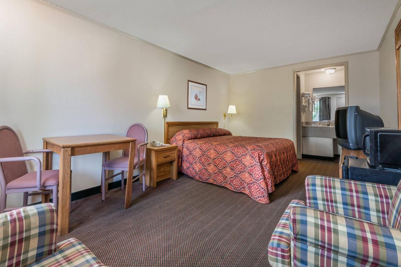 Knights Inn Columbus/Franklinton Εξωτερικό φωτογραφία
