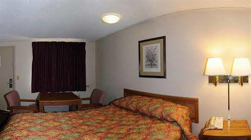Knights Inn Columbus/Franklinton Εξωτερικό φωτογραφία